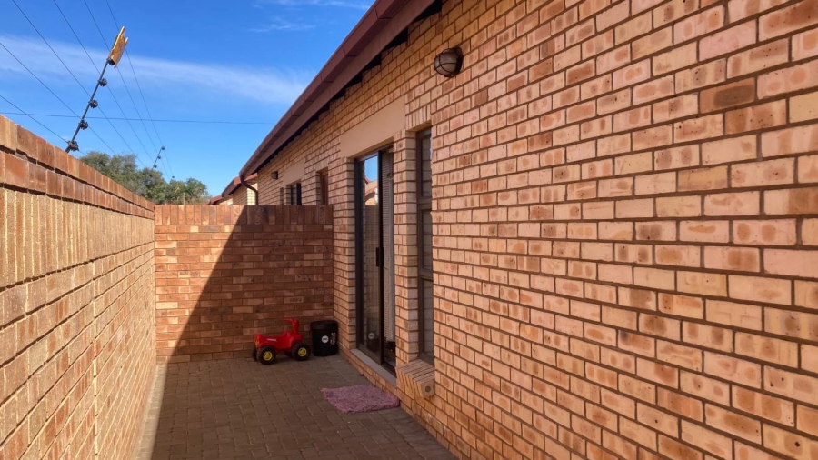 2 Bedroom Property for Sale in Cassandra Northern Cape
